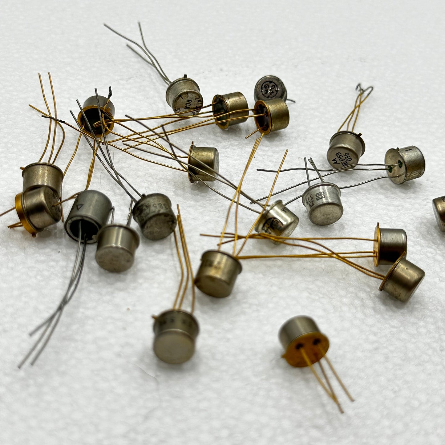 SET OF 23: Germanium TO-5 Transistors (Motorola, RCA, GE, Etc) - R&R