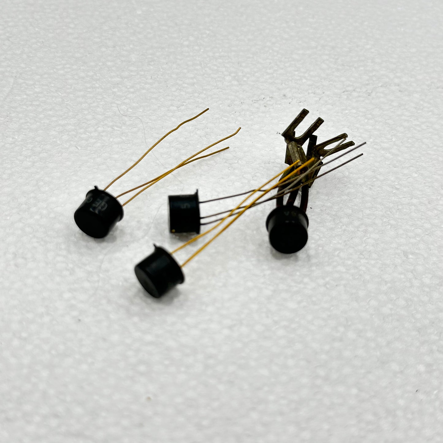 SET OF 4: Long leg Black GE TO-5 Germanium Transistors - R&R