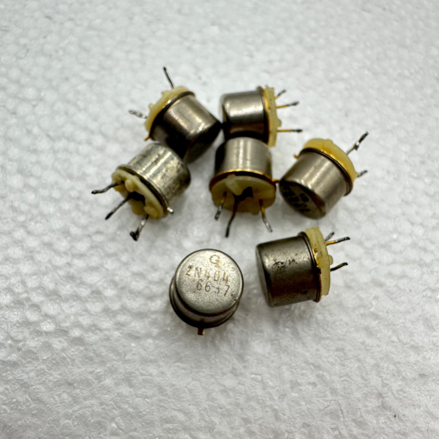 2N404 Germanium Transistor, TO-5 Short-Leg Pulls, GI