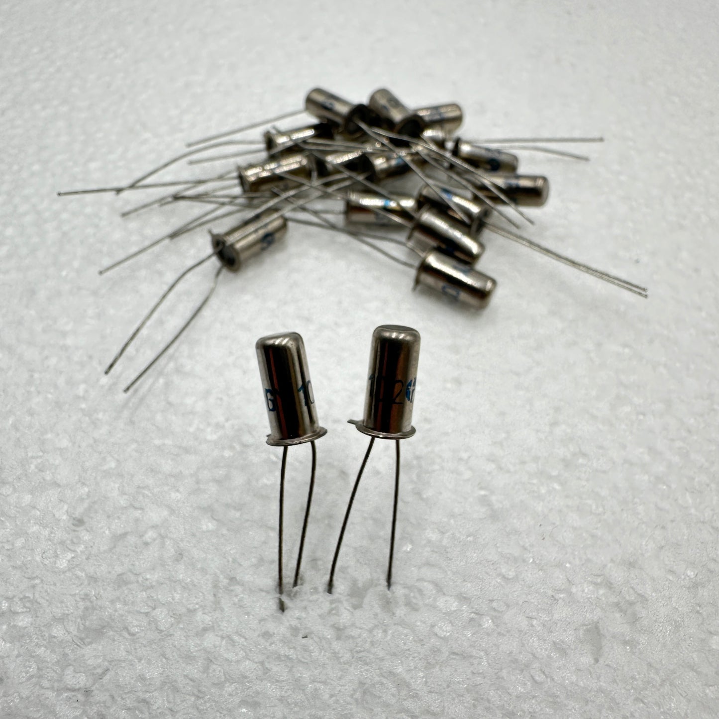 GY102 Germanium Diode in Metal Case Super Low Forward Voltage 75v 100mA