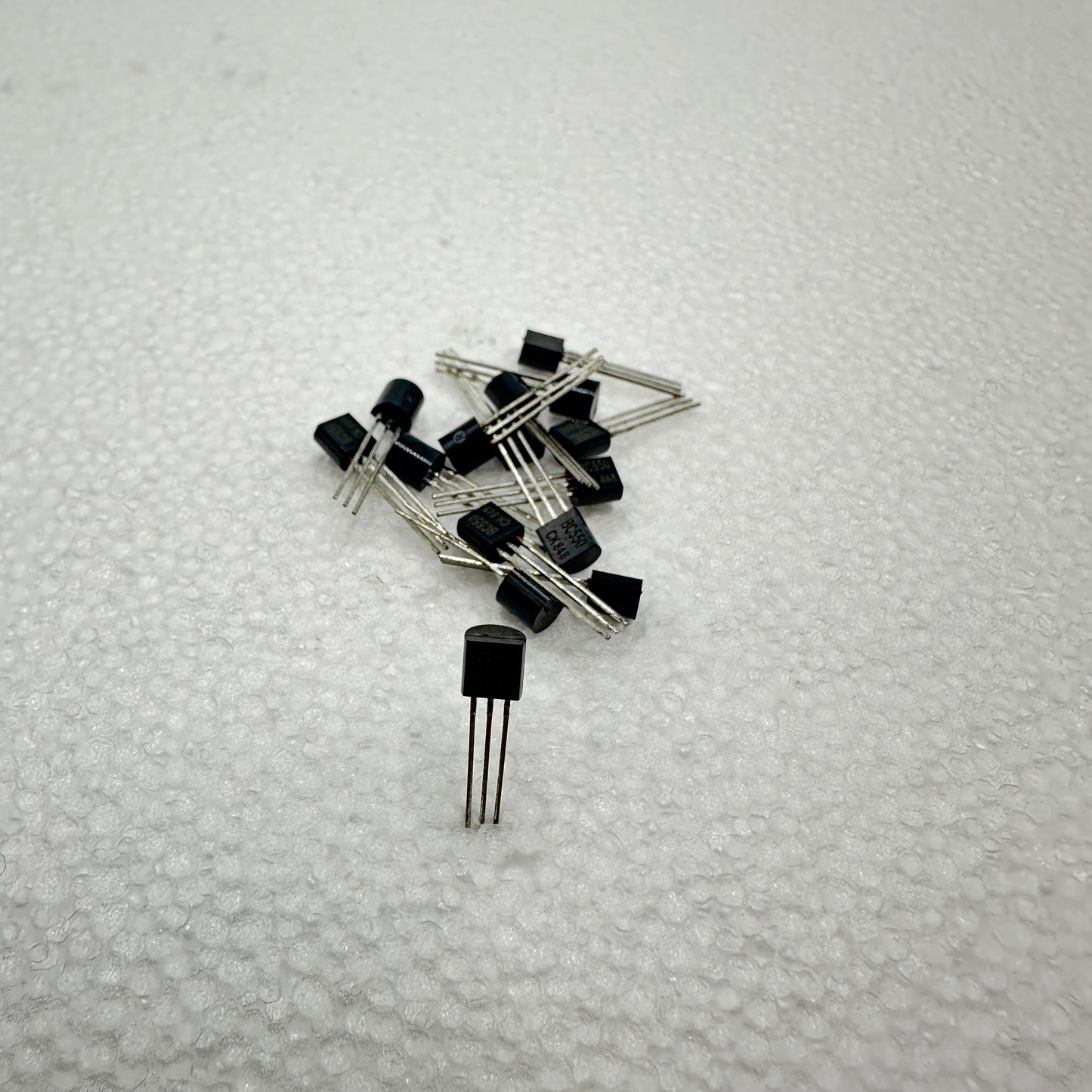 5 PACK BC550C KEC High Gain NPN Fuzz Silicon Transistor