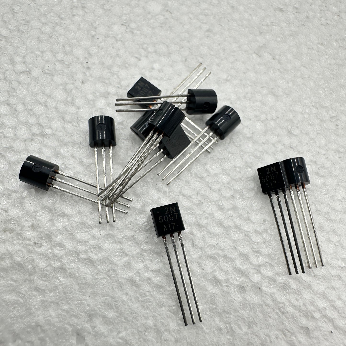 2N5807 Silicon Transistor, TO-92