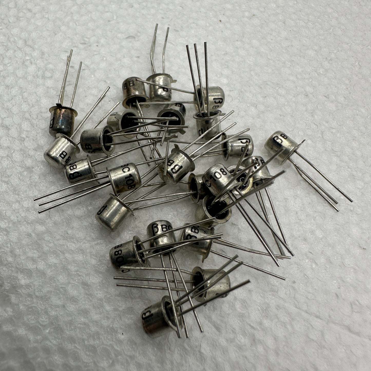 BC108B I.P.R.S. NPN High Gain Audio Transistor TO-18